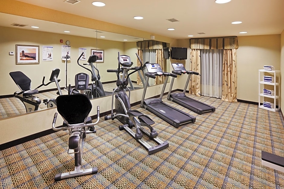 Holiday Inn Express Hotel and Suites Okmulgee By IHG