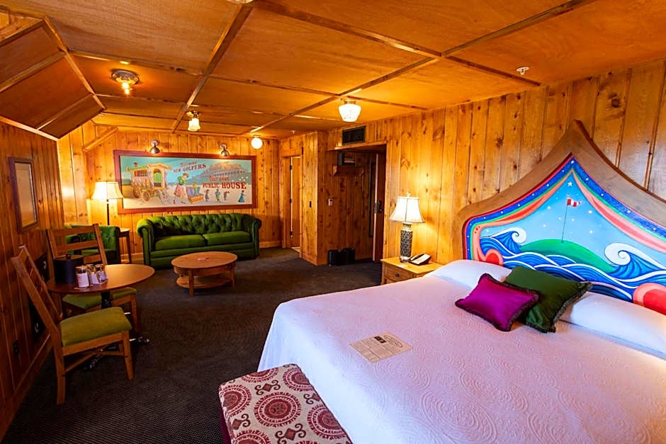 McMenamins Gearhart Hotel
