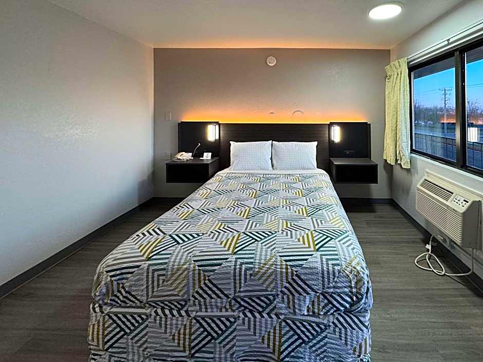 Motel 6-Janesville, WI