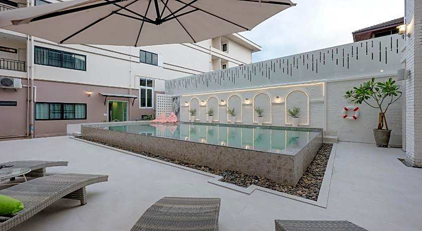 De Hug Hotel and Residence