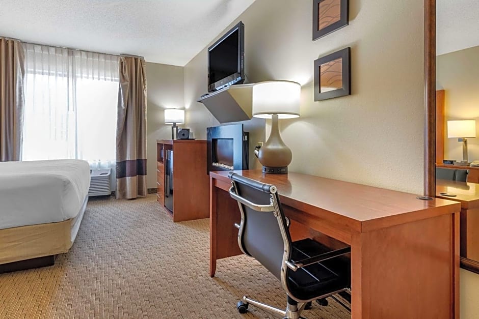 Comfort Inn & Suites Black River Falls I-94