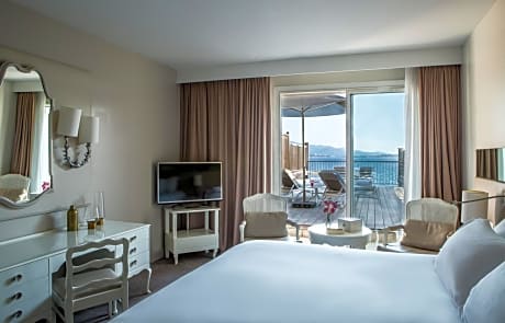 Luxury King Room with Private Solarium and Sea View 