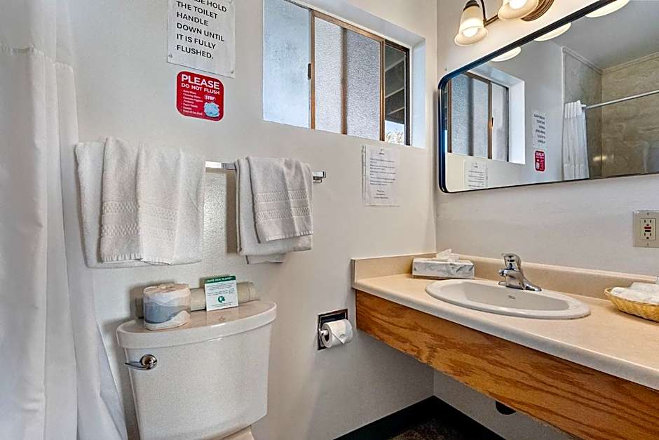 Crescent Beach Motel