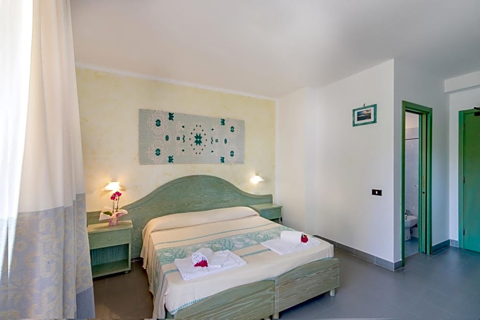 Hotel Cala Dei Pini