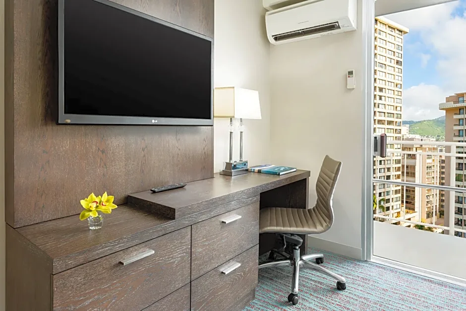 The Courtyard by Marriott Waikiki Beach