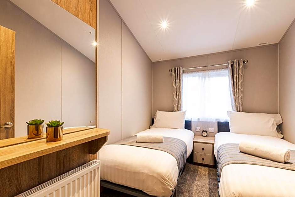 The Haven Lodge with Hot Tub