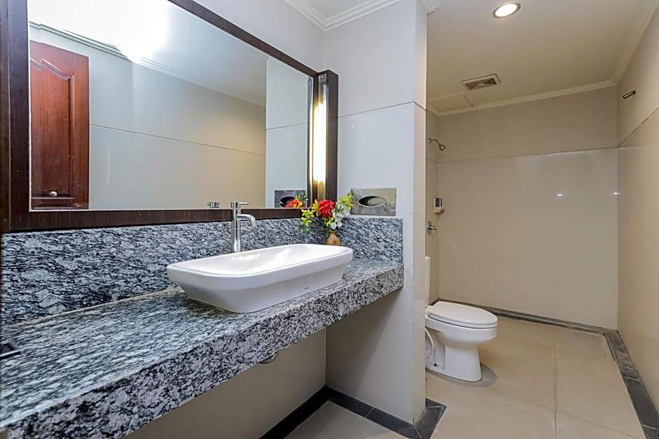 Urbanview Hotel Taman Suci Denpasar Bali