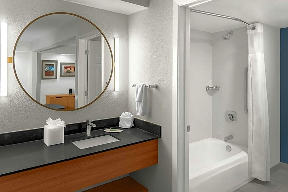 Fairfield Inn & Suites by Marriott San Francisco San Carlos