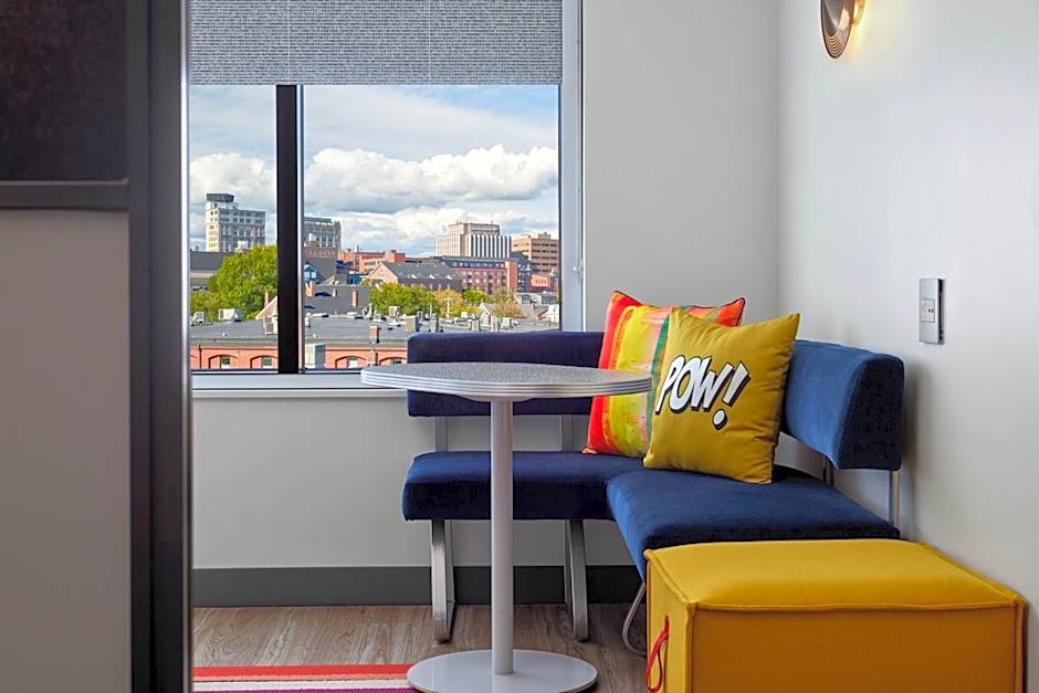 Aloft Portland Downtown Waterfront ME