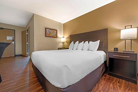 King Room - Accessible/Non-Smoking