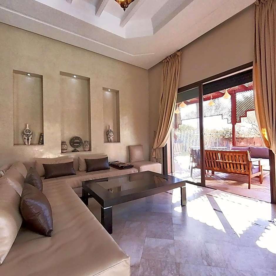 Villa Belle vue - with a private & Heated pool