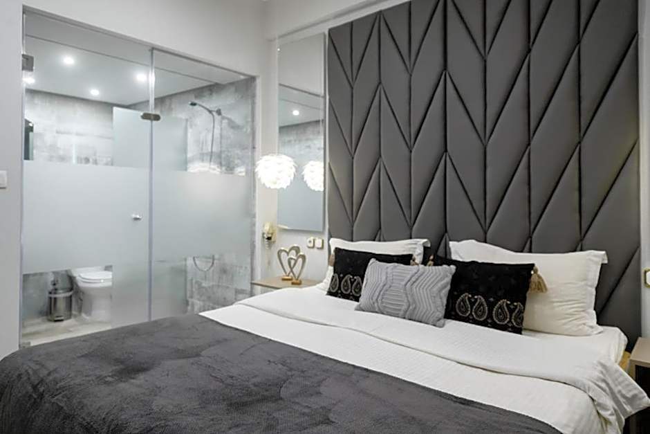 Photo 1 of 9 of Double Room