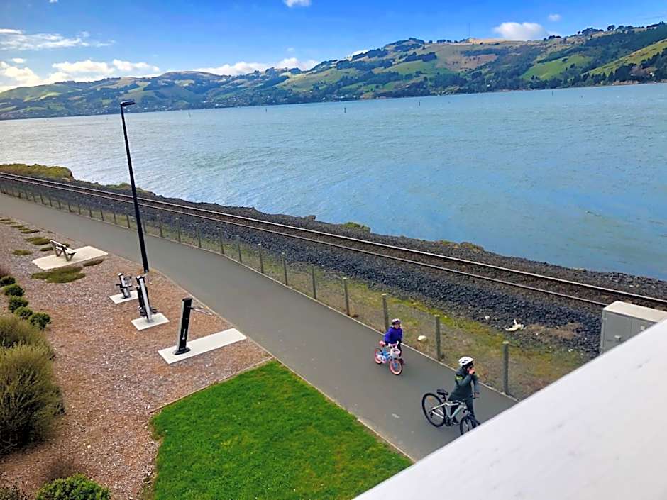 Harbourview Stadium Hotel