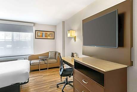 Queen Room with Two Queen Beds - Non-Smoking