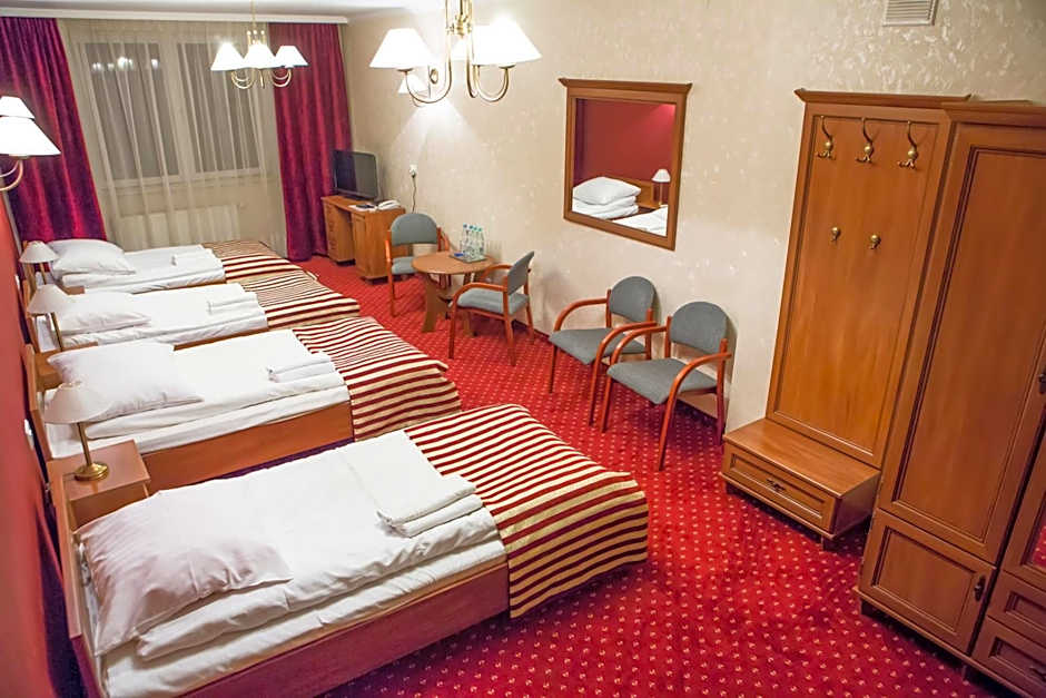 Photo 1 of 1 of Quadruple Room