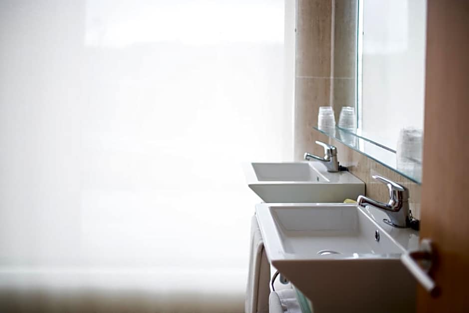 Puerta de Santillana