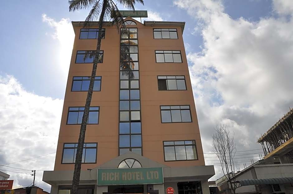 Rich Hotel