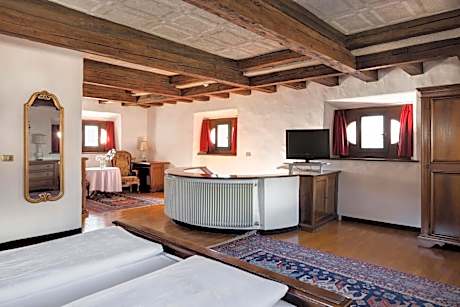 Suite with Mountain View