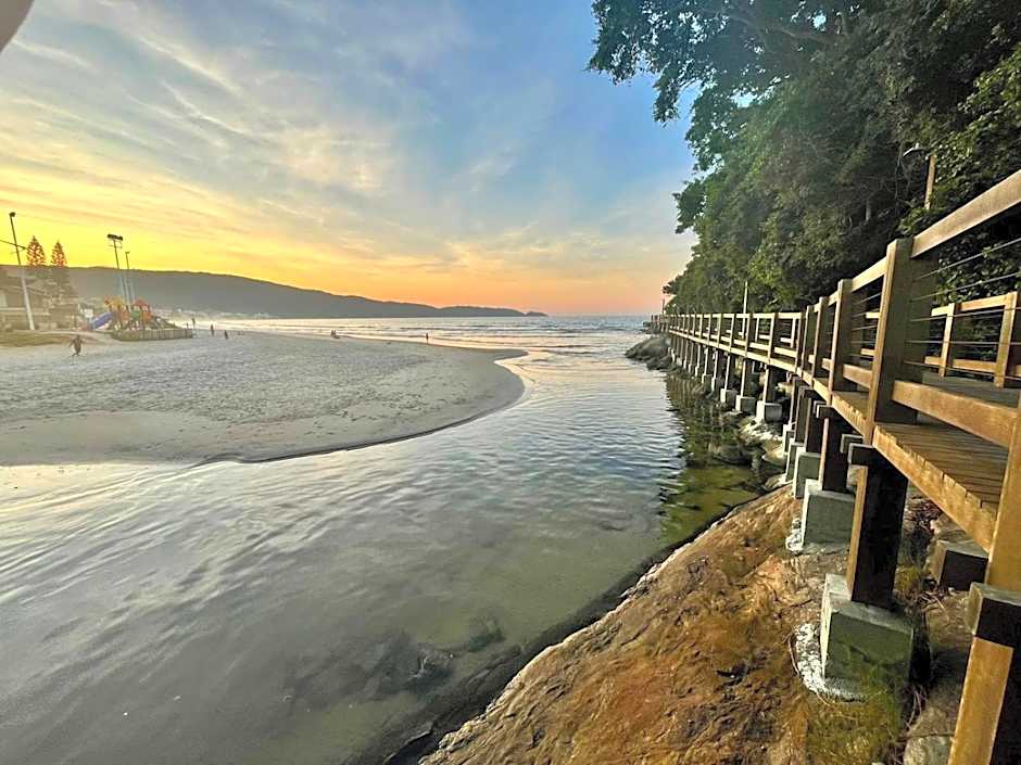 B250 - Apto 3 quartos com vista mar sobre Avenida