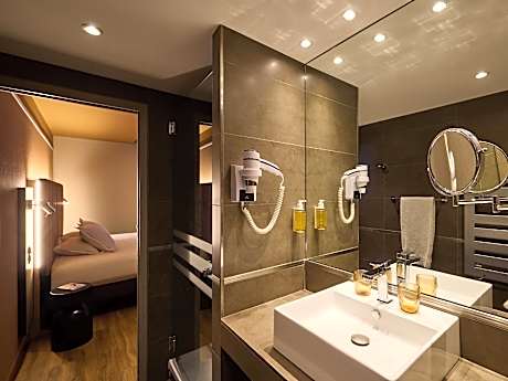 Junior Suite with One King Bed and Sofa