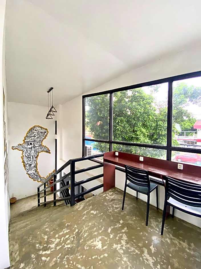 Pocket Hotel Bunks and Breakfast