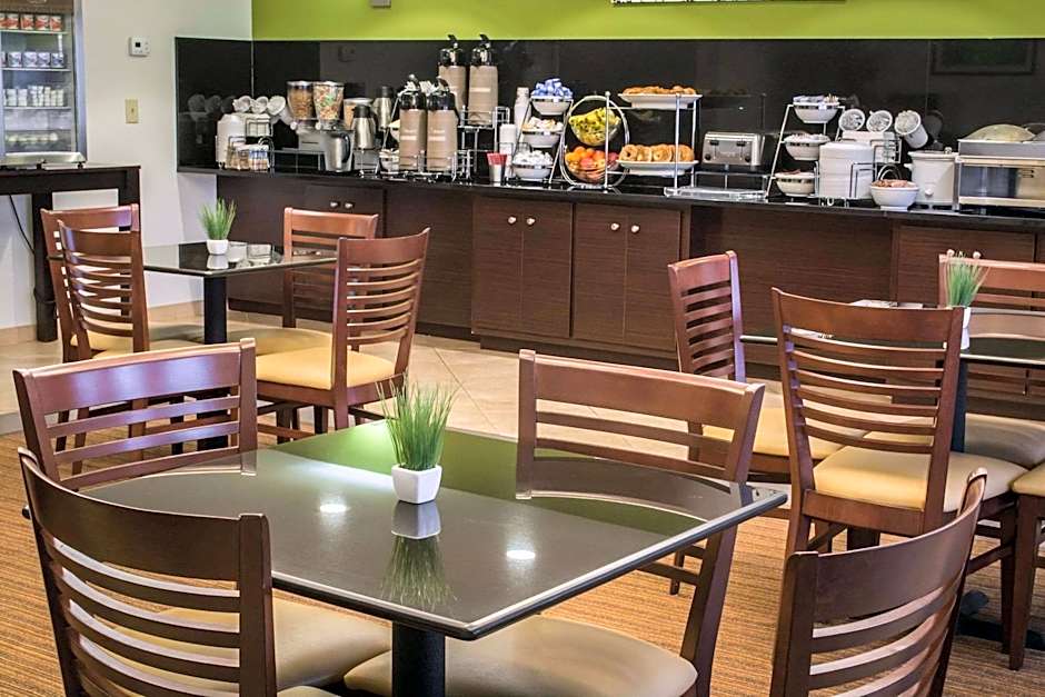 Sleep Inn & Suites Harbour Pointe