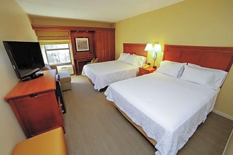Room with Two Queen Beds - Non-Smoking