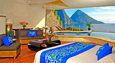 Moon Infinity Pool Sanctuary