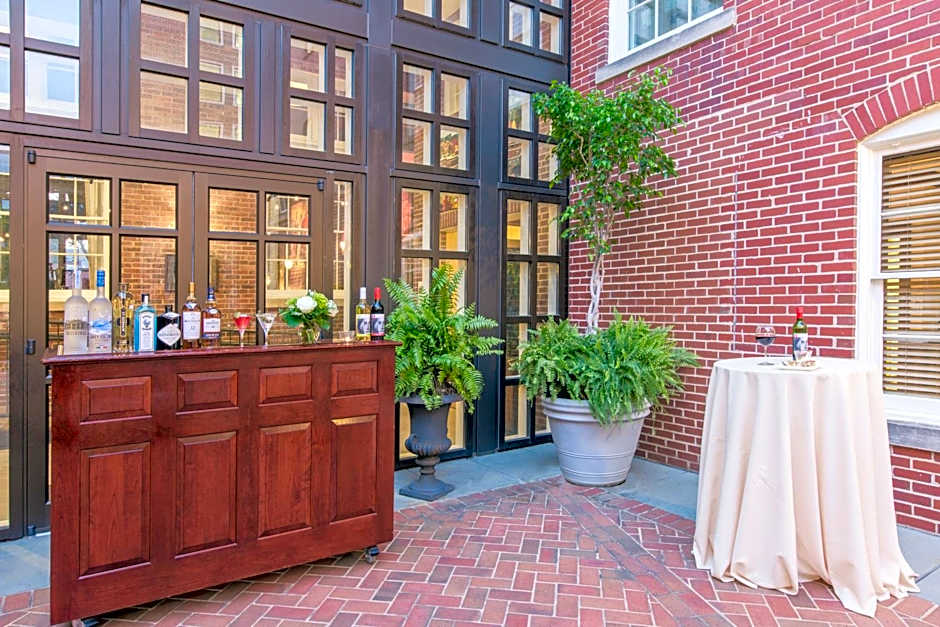 The George Washington A Wyndham Grand Hotel