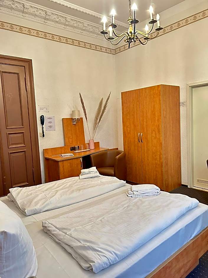 Hotel Adam