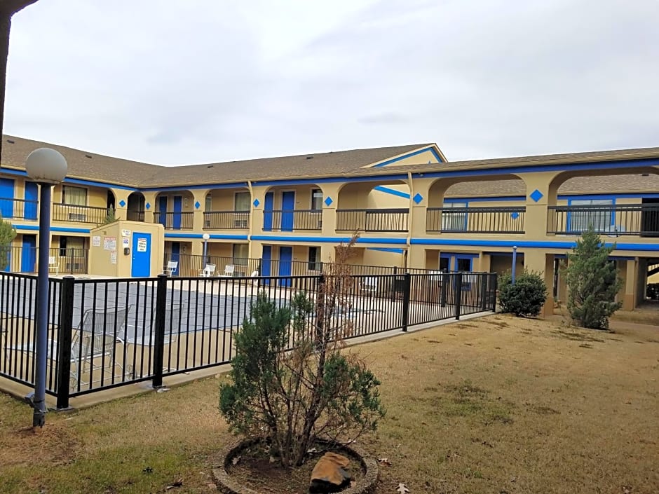 Days Inn by Wyndham Oklahoma City NW Expressway