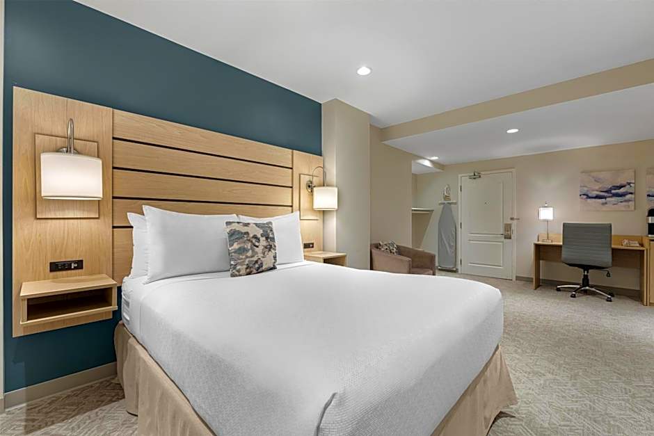 Best Western Plus Baker Street Inn