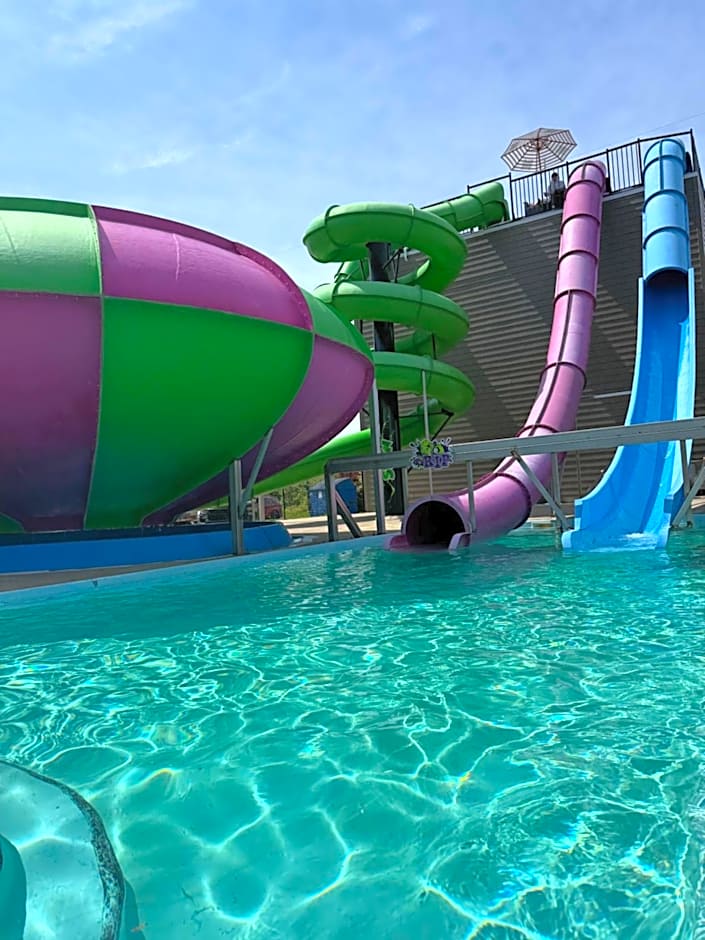 Condos Vacances MSA - incluant piscine et spas extérieurs chauffés à L'ANNÉE!!