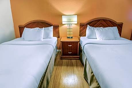 2 Double Beds, No Smoking