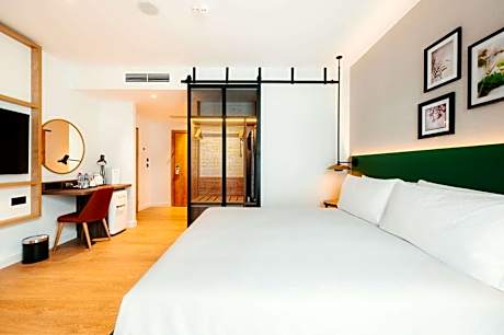 King Room with Sofa Bed