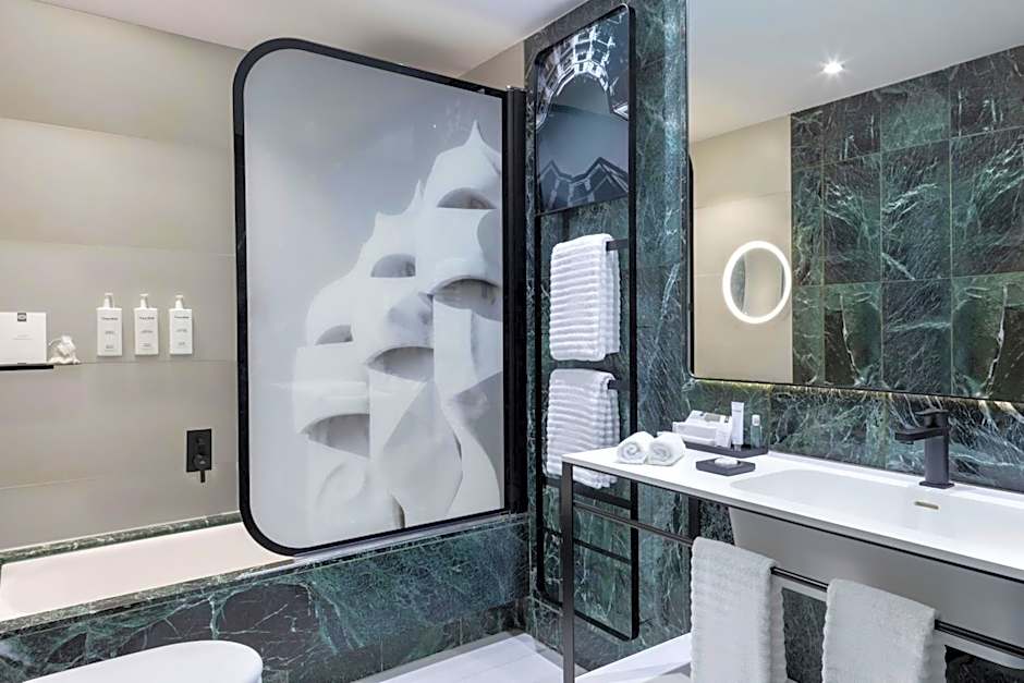 Renaissance by Marriott Barcelona Hotel