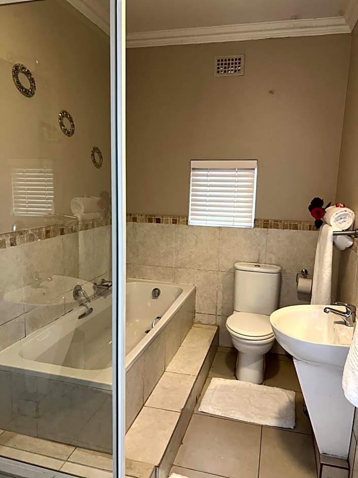 Seaview Manor Exquisite Bed & Breakfast