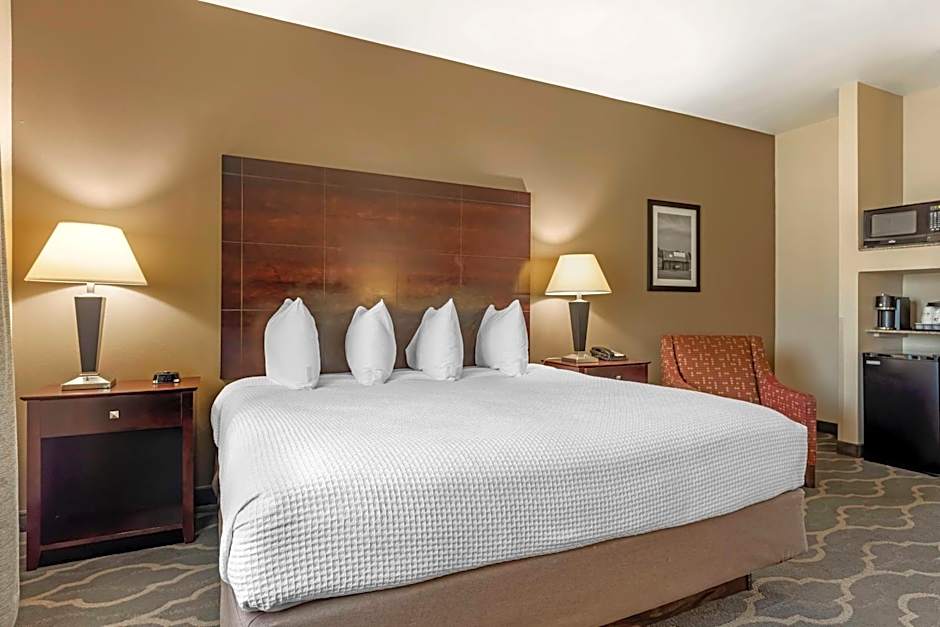 Best Western Plus Burleson Inn & Suites
