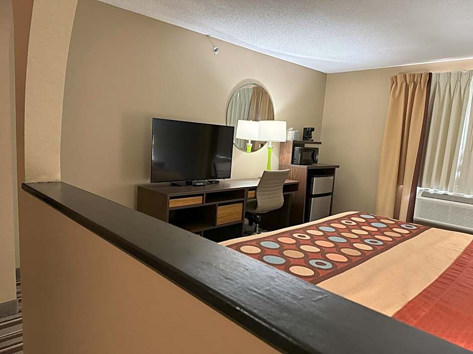 Super 8 by Wyndham Winfield-Quail Ridge Area