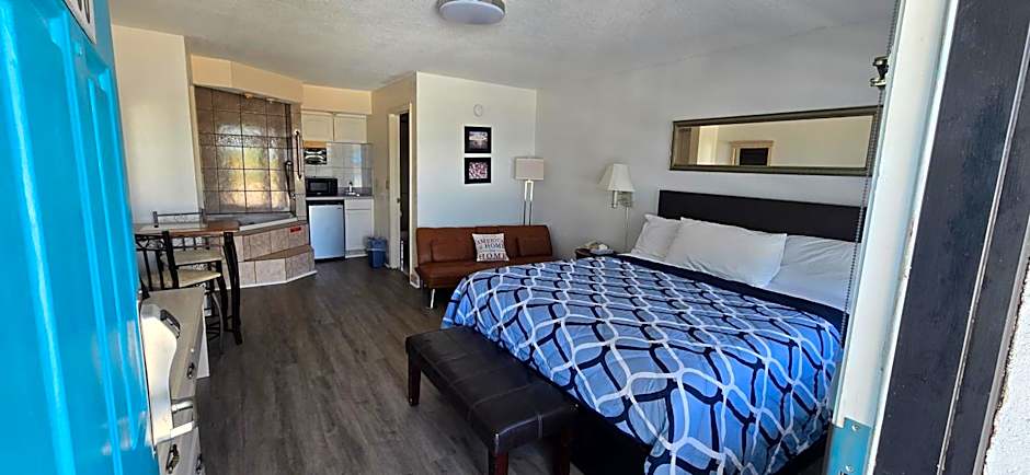 Merida Inn & Suites