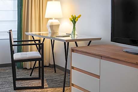 Deluxe Queen Room with Two Queen Beds