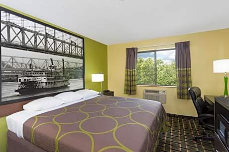 1 King Bed Non-Smoking