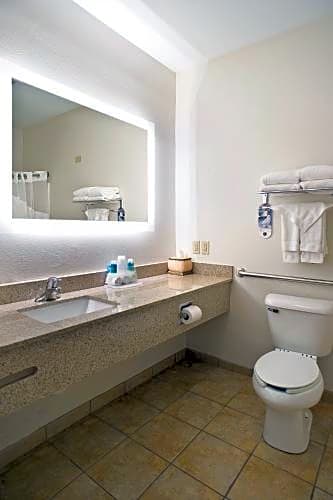 Holiday Inn Express Hotel & Suites Vermillion By IHG