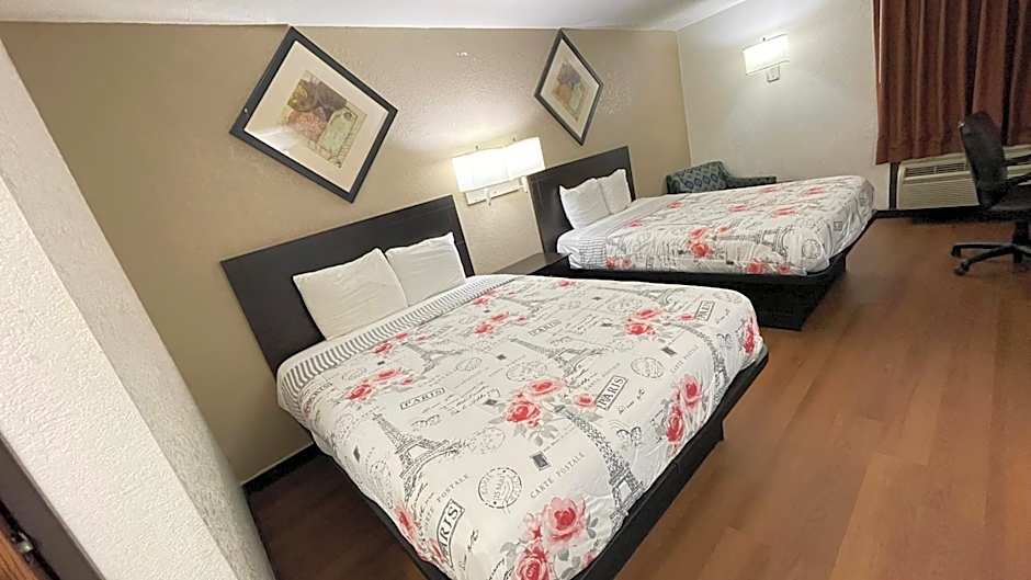 Pinckneyville Inn and Suites