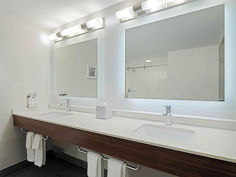 Holiday Inn Express & Suites Augusta West - Fort Eisenhower By IHG