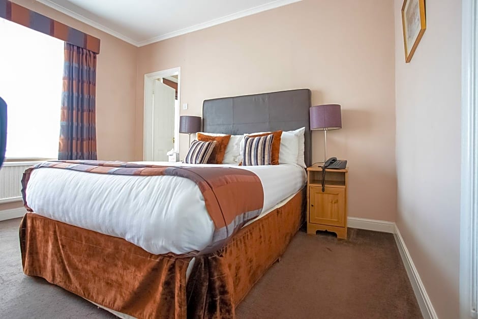 OYO Cliffemount Hotel