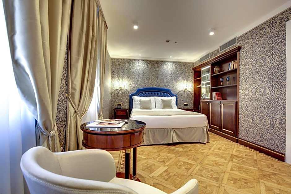 Hotel Dona Palace