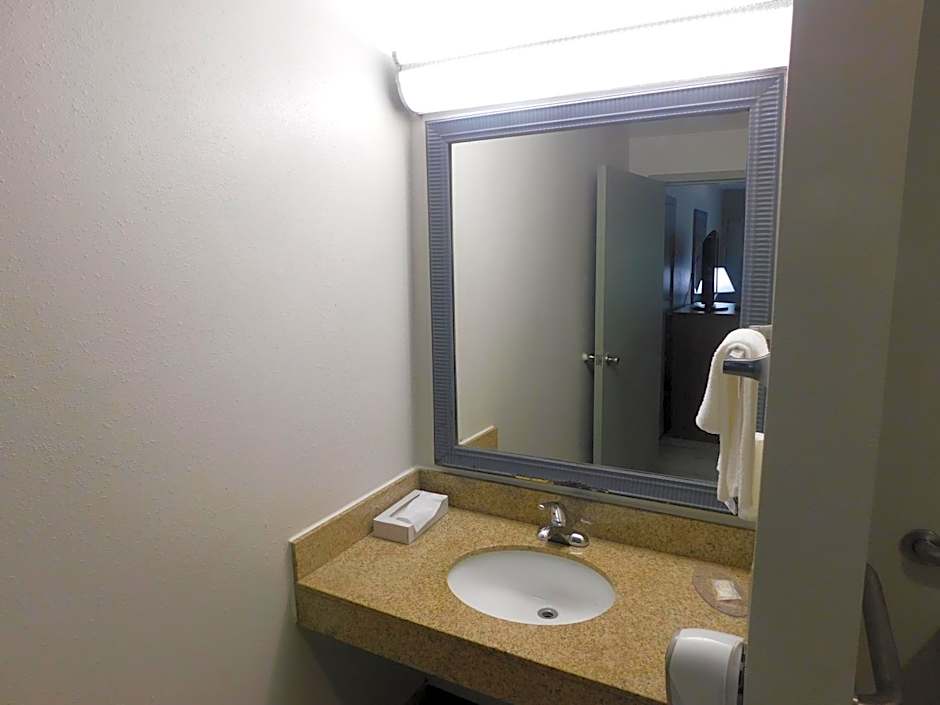 Quality Inn & Suites Hanes Mall