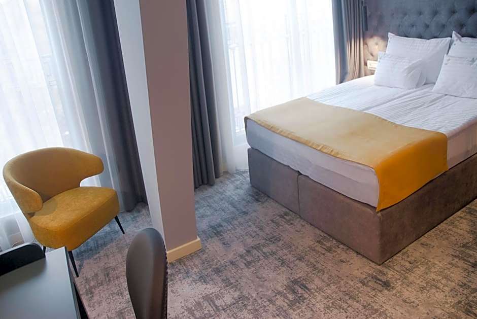 H41 Luxury Suites