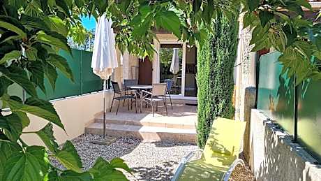 Apartment with Garden View